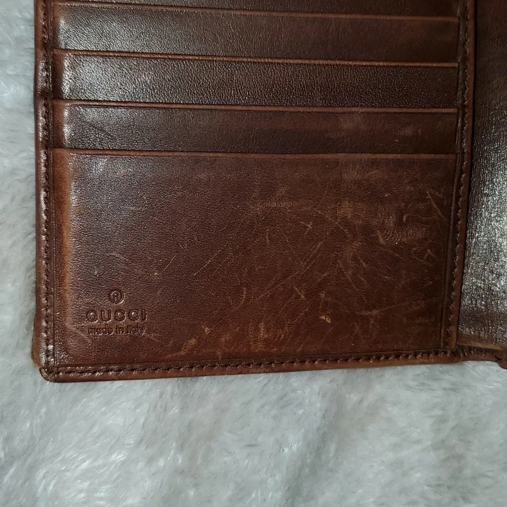 Gucci Compact Wallet with Piston Lock